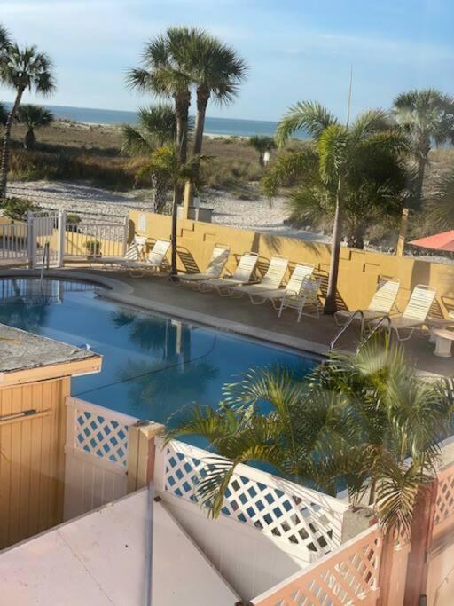 Beachfront Condo On Quiet Treasure Island- 1 Bed St. Pete Beach Exterior foto