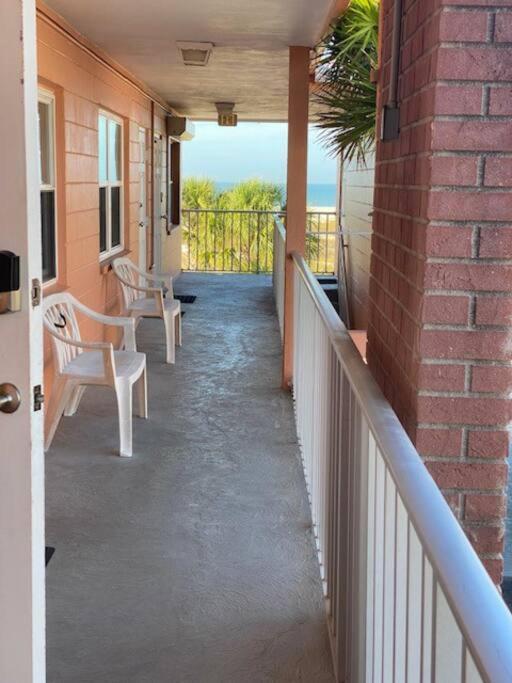 Beachfront Condo On Quiet Treasure Island- 1 Bed St. Pete Beach Exterior foto
